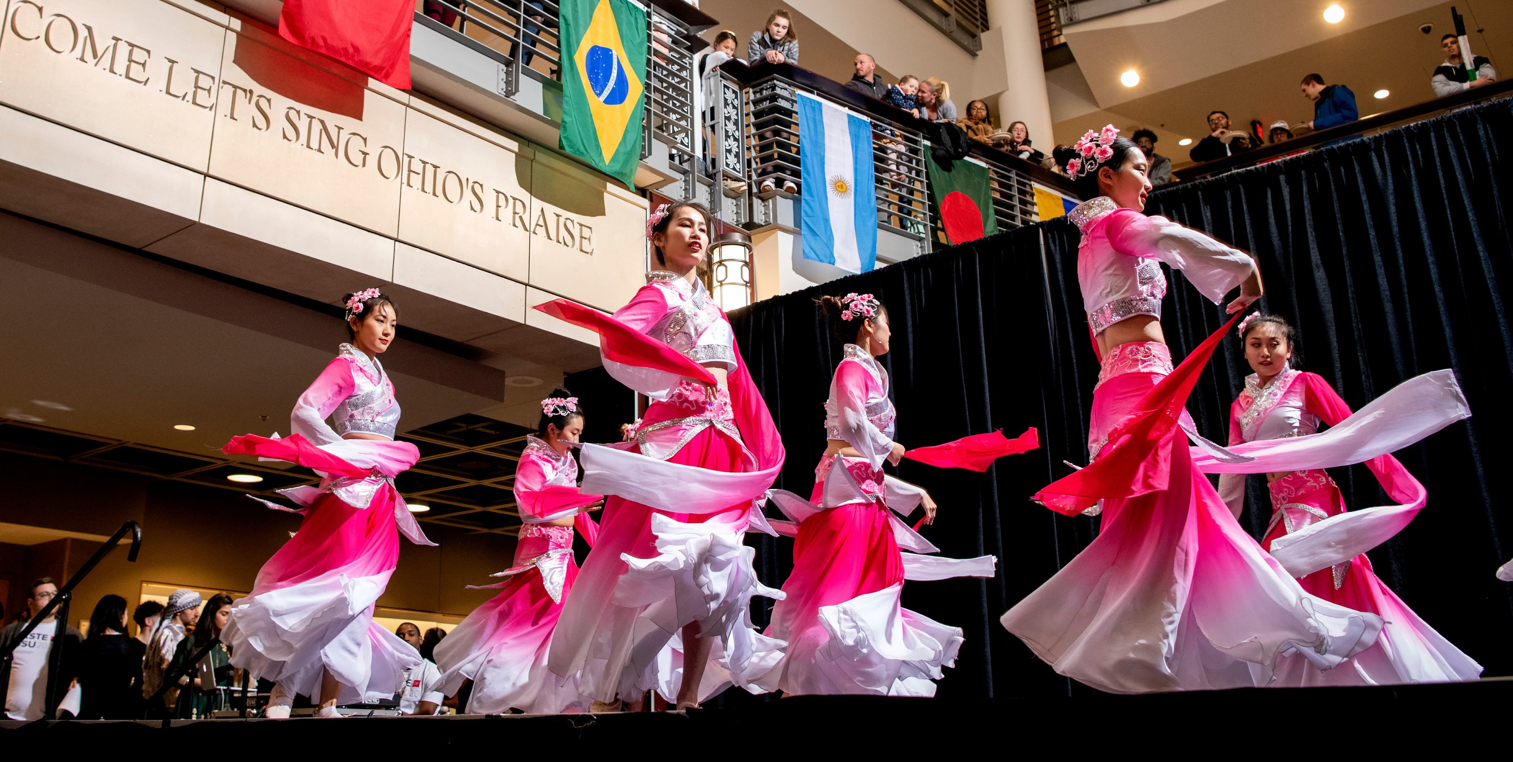 2022 Chinese students perform at Taste of OSU