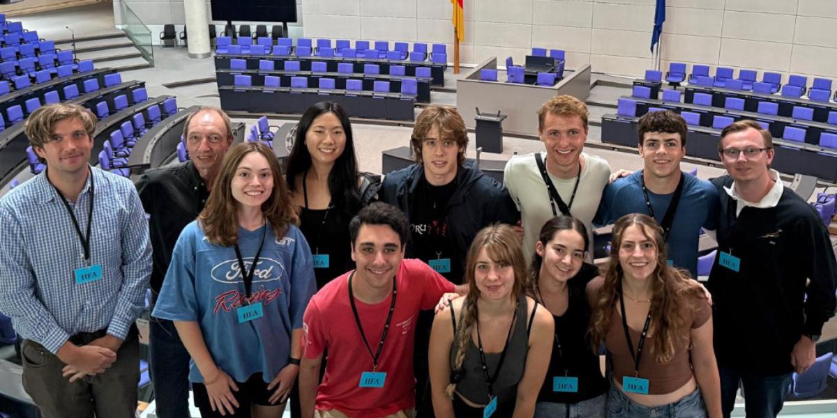 students in Reichstag