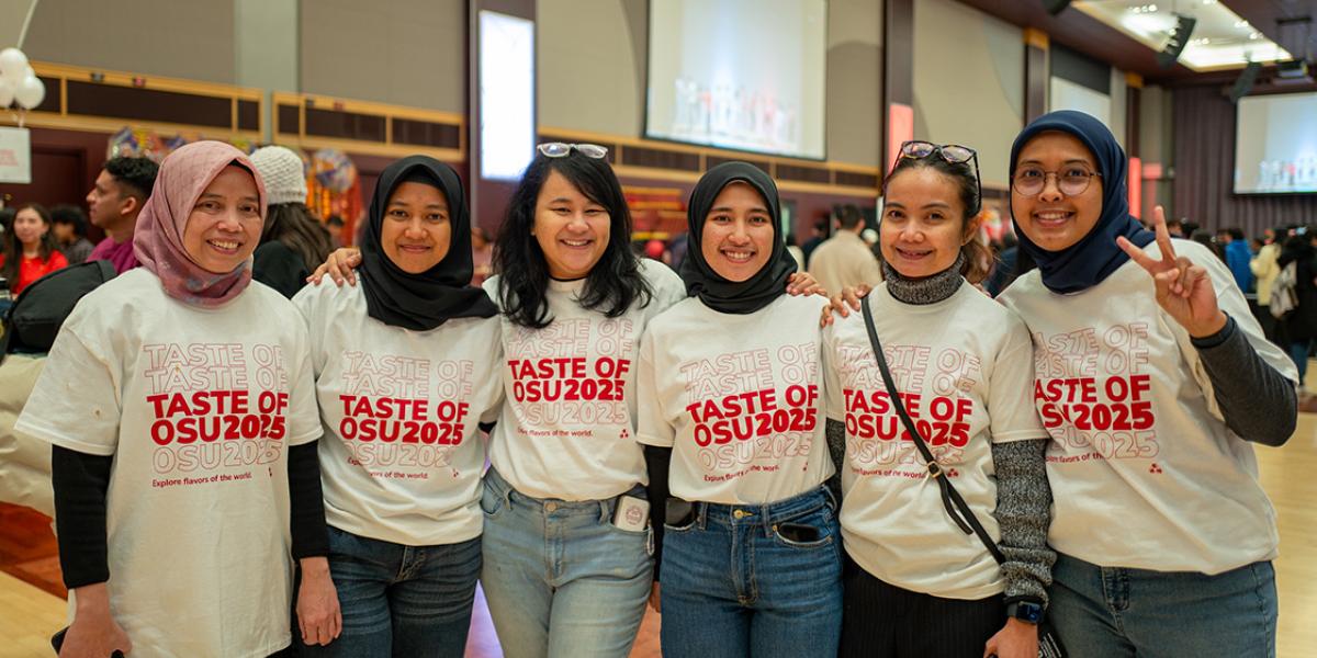 Volunteers at Taste of OSU