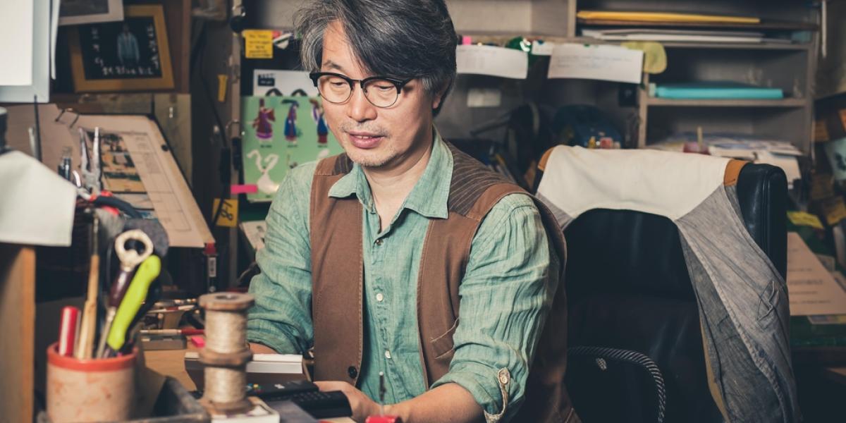 Ahn Jae-huun in his studio