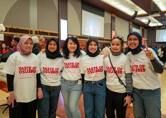 Volunteers at Taste of OSU