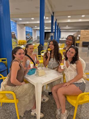 students eating ice cream